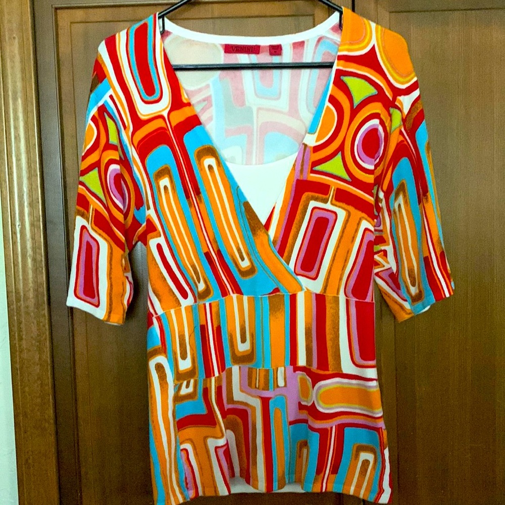 Colorful Geometric Stretchy Top Perfect Condition
